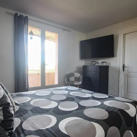 Avec Vue Mer, Piscine Et Jardin - Le Cannet, A 3 Kilometre De Cannes لو كانيت